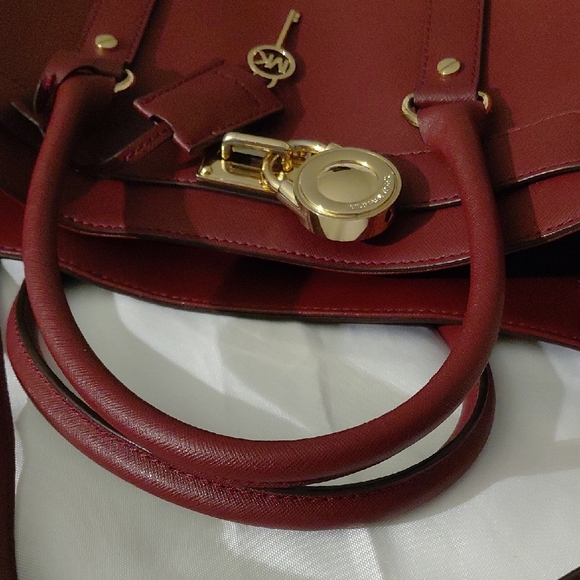 Michael Kors Hamilton Extra Large Tote - Picture 10 of 12